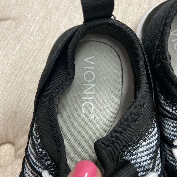 Vionic sneakers - Picture 3 of 5
